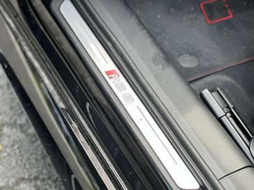 Audi RS6 Avant Black — photo 9