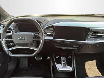 Audi Q4 E-tron S Line 50 — photo 10