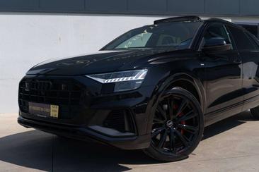 Audi Q8 S Line 60 TFSI E — photo 3