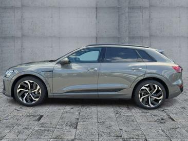 Audi Q8 E-tron S Line 55 — photo 3