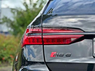 Audi RS6 Avant Black — photo 32