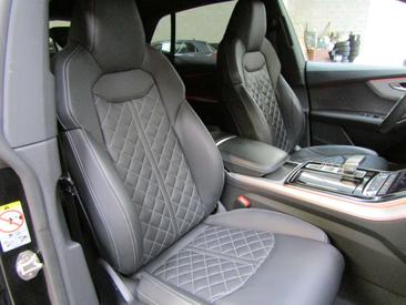 Audi Q8 S Line 30 TDI — photo 14