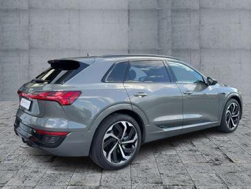 Audi Q8 E-tron S Line 55 — photo 5