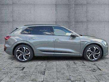 Audi Q8 E-tron S Line 55 — photo 6