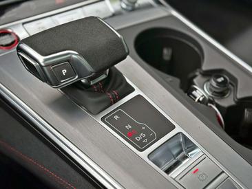 Audi RS6 Avant Performance — photo 23