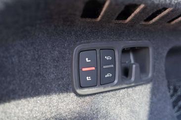 Audi Q8 S Line 60 TFSI E — photo 18