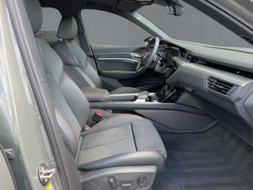 Audi Q8 E-tron S Line 55 — photo 11