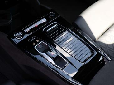 Audi Q6 E-tron S Line Performance — photo 7