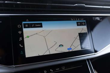 Audi Q8 S Line 60 TFSI E — photo 44