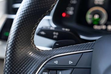 Audi Q8 S Line 60 TFSI E — photo 47