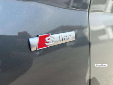 Audi Q5 S Line TFSI — photo 17