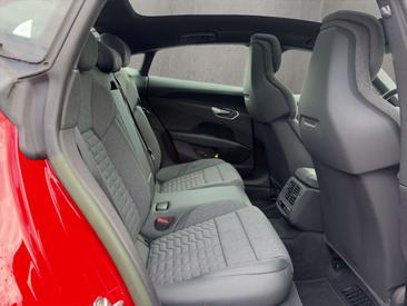 Audi E-tron GT 350 — photo 18