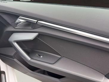 Audi A3 Advanced 40 TFSI E — photo 17