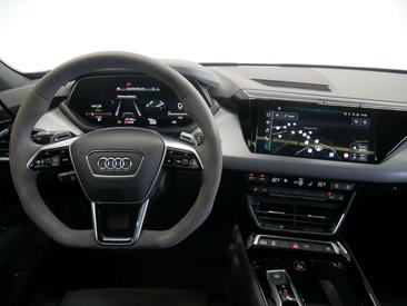 Audi E-tron GT — photo 10