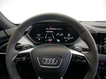 Audi E-tron GT — photo 13