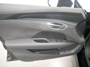 Audi E-tron GT — photo 16