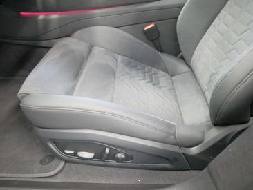 Audi E-tron GT — photo 17