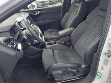 Audi Q4 E-tron Sportback 40 E-tron — photo 9
