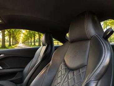 Audi TT S Line Coupé — photo 13