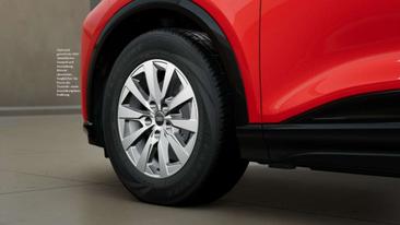 Audi Q6 E-tron — photo 11