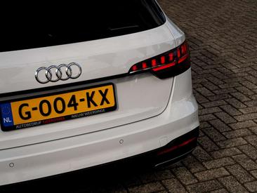 Audi A4 S Line Avant 40 TFSI — photo 31