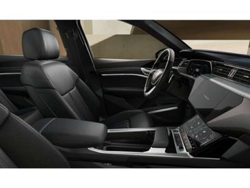 Audi Q8 E-tron S Line 55 — photo 5