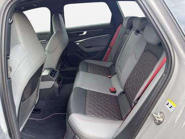 Audi S6 — photo 14