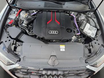 Audi S6 — photo 16