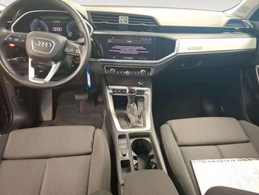 Audi Q3 45 TFSI E — photo 8