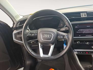 Audi Q3 45 TFSI E — photo 10