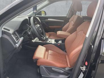 Audi Q5 50 TFSI E — photo 11