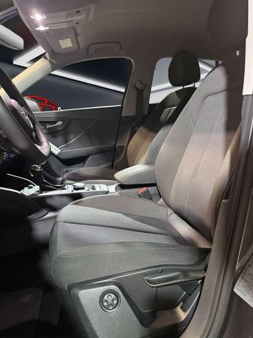 Audi Q2 S Line 35 TDI — photo 12