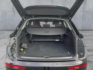 Audi Q5 50 TFSI E — photo 13