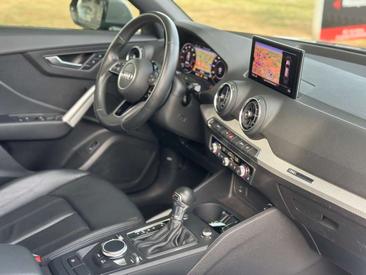 Audi Q2 S Line — photo 16
