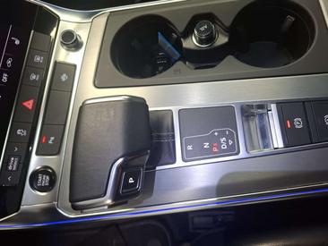 Audi A6 S Line Avant 40 TDI — photo 16