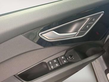 Audi Q4 E-tron — photo 14