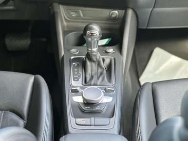 Audi Q2 S Line — photo 21