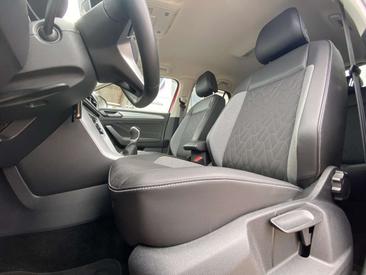 Volkswagen T-Roc TSI — photo 8