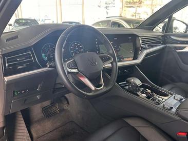 Volkswagen Touareg TDI 4Motion — photo 8