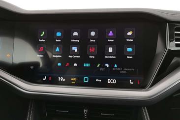 Volkswagen Touareg 4Motion — photo 12