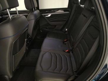 Volkswagen Touareg EHybrid R — photo 8