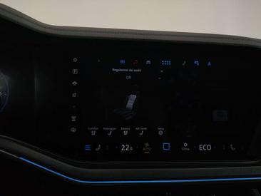 Volkswagen Touareg EHybrid R — photo 13