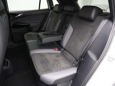 Volkswagen ID.4 Pro — photo 7