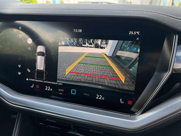 Volkswagen Touareg TDI 4Motion — photo 14