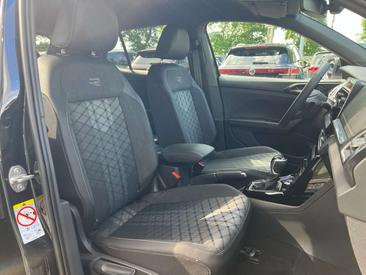 Volkswagen T-CROSS R-Line — photo 7