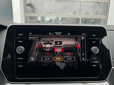 Volkswagen T-CROSS R-Line — photo 14
