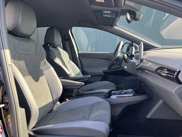 Volkswagen ID.4 Pro — photo 7