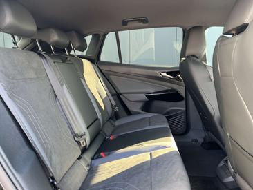 Volkswagen ID.4 Pro — photo 8