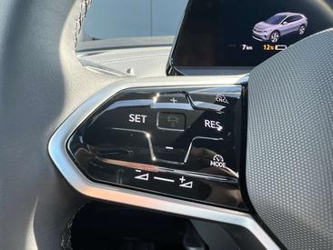 Volkswagen ID.4 Pro — photo 12