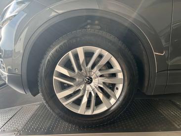 Volkswagen Touareg TDI 4Motion — photo 4